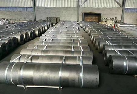 Графитовый электрод UHP 450 мм с ниппелем T4L