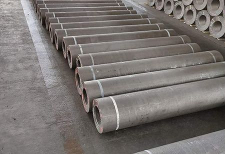 Графитовый электрод UHP 450 мм с ниппелем T4L