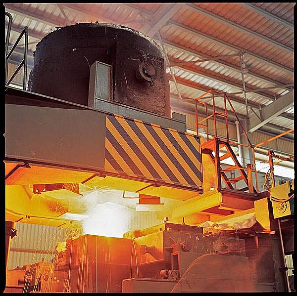 Причины, почему ломаются графитовые электроды в процессе плавки и меры профилактики